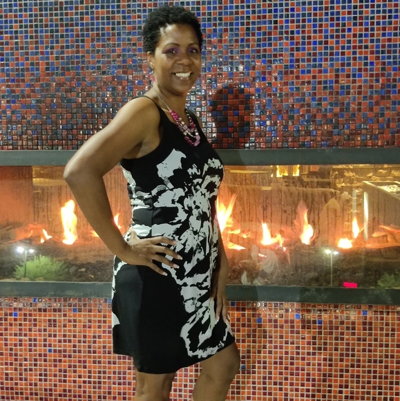 Black Dress with White Abstract Pattern - Picture 5 of 5